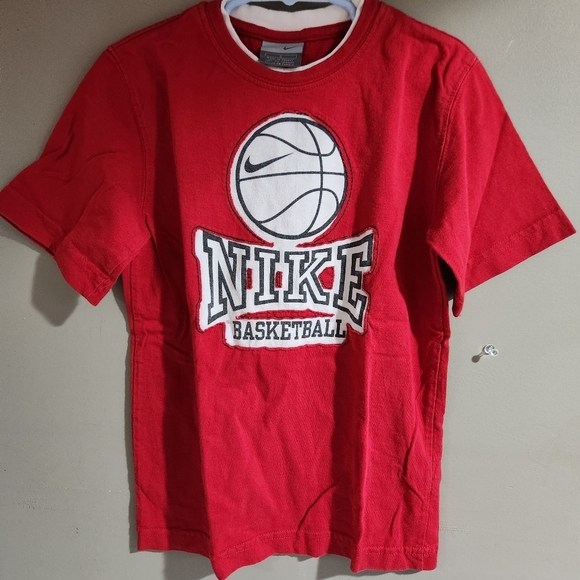 Vintage Nike Basketball Tee Red Size 5 - Picture 1 of 3